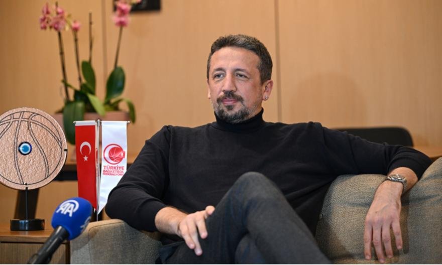 Τούρκογλου για Ολυμπιακό: «Δεν μπορεί να επιβληθεί μπασκετικά της Φενέρ»