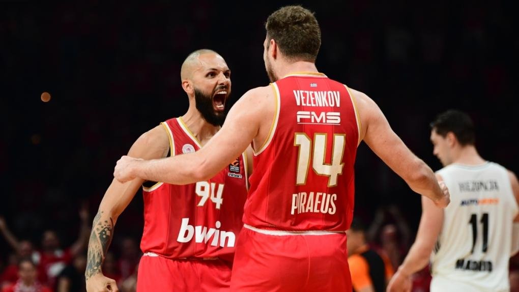 Ολυμπιακός: Η EuroLeague υποκλίνεται στους MVP Βεζένκοφ και Φουρνιέ με ένα εντυπωσιακό βίντεο