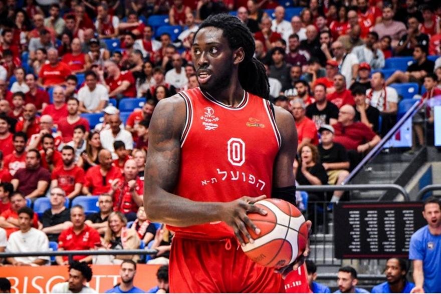 Μότλεϊ: «Προσπαθούσα να έρθω στον Ερυθρό Αστέρα εδώ και πολύ καιρό»