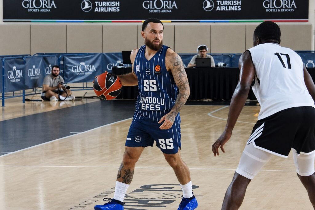 Μάικ Τζέιμς: Ο GOAT της Ευρωλίγκας ή ο κορυφαίος χωρίς τρόπαιο;